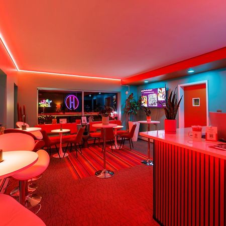 Hotel Роял Оук Екстериор снимка